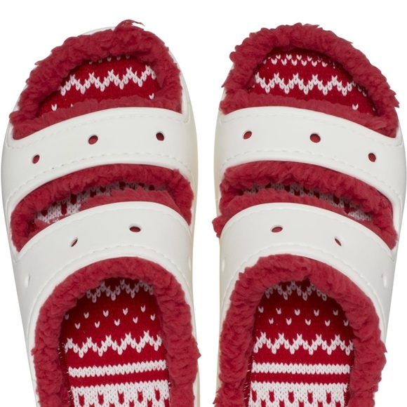 NWT Crocs Classic Cozzzy Holiday Sweater Women's Sandals with CHARMS!! SZ-W8/M6 - Picture 2 of 16